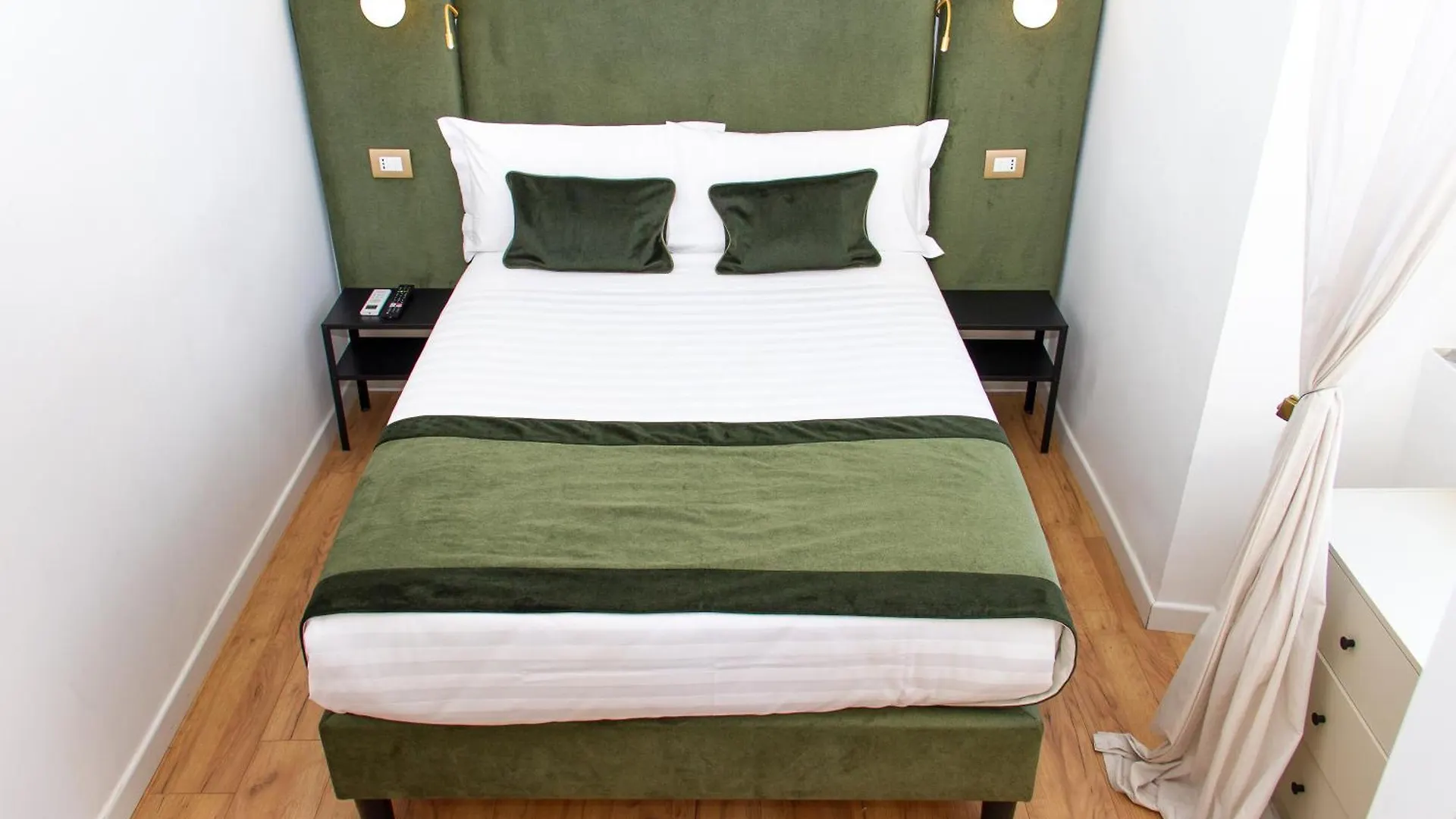 Affittacamere Home At Rome St. Peter Rooms&Apartment Italia