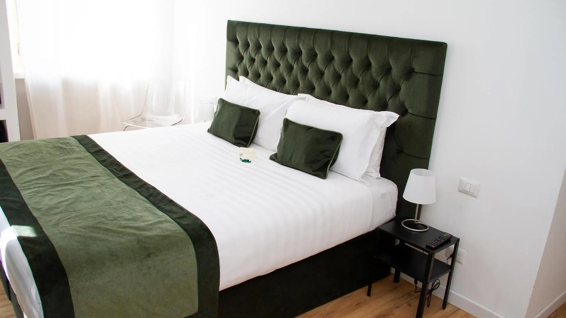 Home At Rome St. Peter Rooms&Apartment