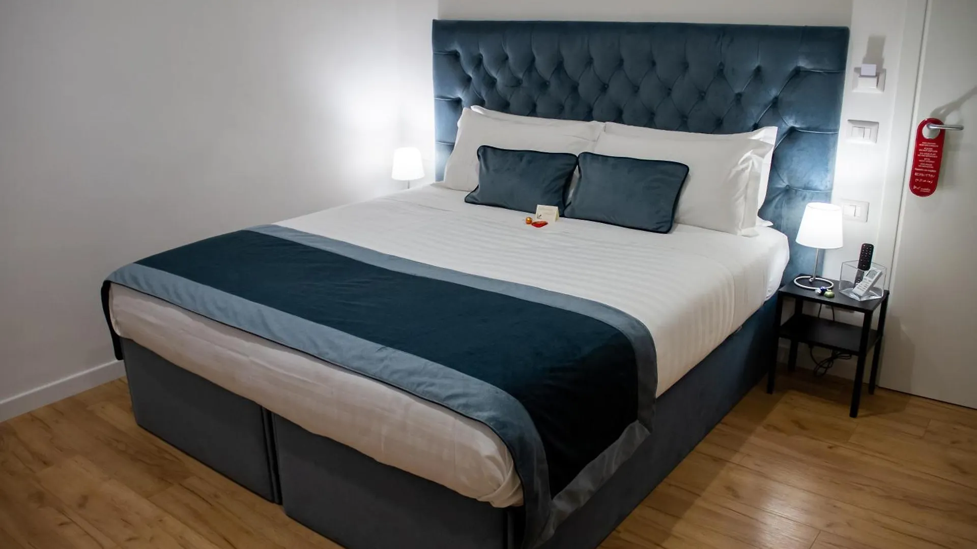 Home At Rome St. Peter Rooms&Apartment
