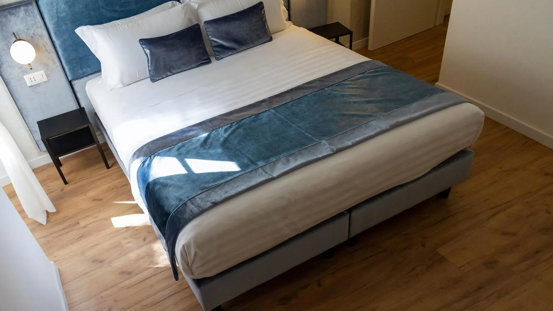 Home At Rome St. Peter Rooms&Apartment